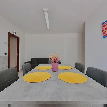 Apartamento K House *
